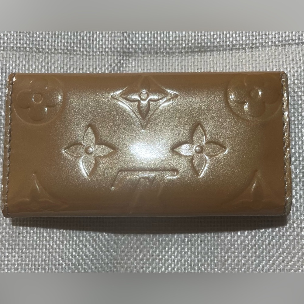 Louis Vuitton Monogram Vernis Multicles 4 ring key holder in beige / gold. - Picture 4 of 15